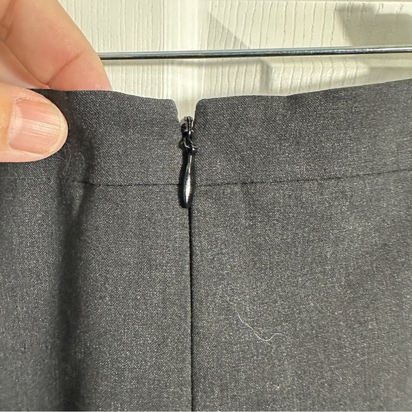 Anne Klein midi skirt, size 10, NWT, fit and flare with back kick pleat, fall - Picture 4 of 11